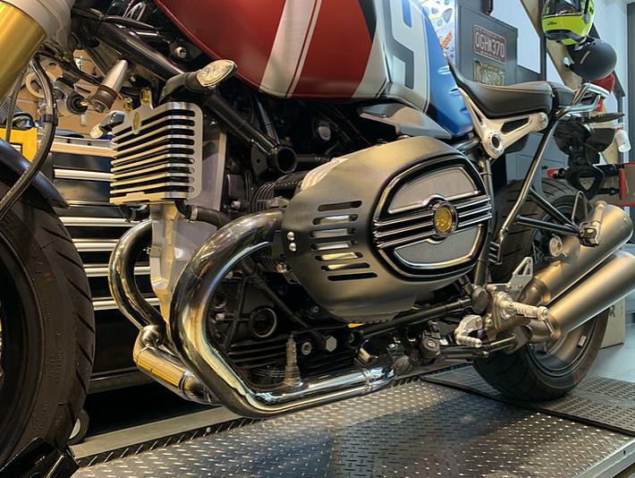 BMW RnineT 14-20 シリンダーヘッドカバー エンジンガード 左右セット