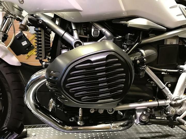 中古 2022年式RnineT用純正シリンダーヘッドカバー左右セット BMW RnineT 14-20 シリンダーヘッドカバー エンジンガード 左右セット