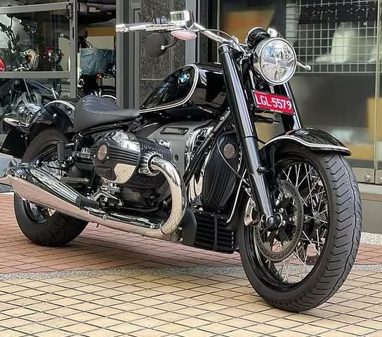 BMW R18/R18 Classic エンジンカバー ブラック DK design | バイク