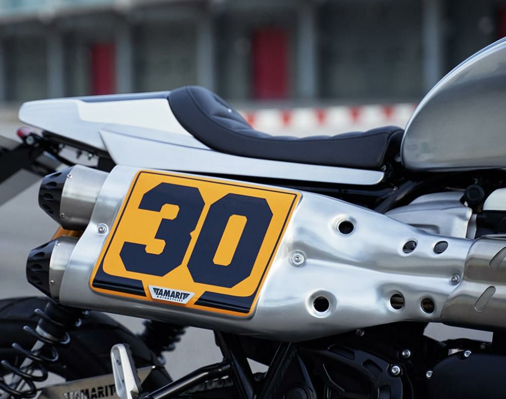 トライアンフ スクランブラー 1200/XE フルエキゾースト マフラー
