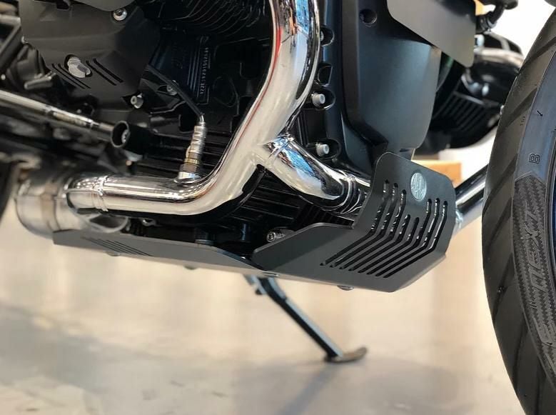 BMW R-nineT 14- スキッドプレート アンダーガード ブラック Dkdesign-02