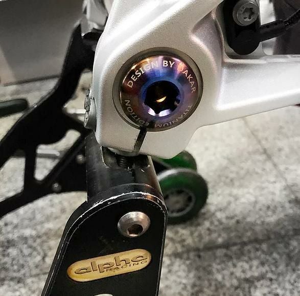 BMW RnineT 17- フロント アクスルシャフト チタン製 DKdesign