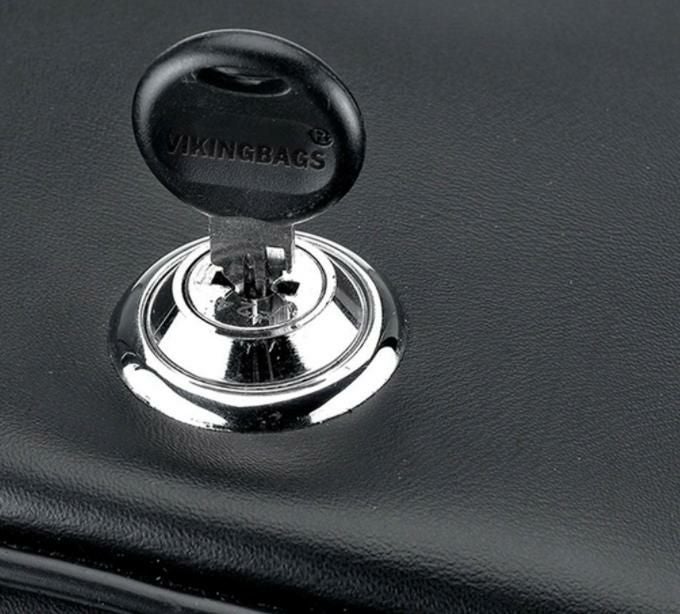 バルカン 900 クラシック サイドポケット スタッズ レザー サドルバッグ カワサキ Viking Bags-04