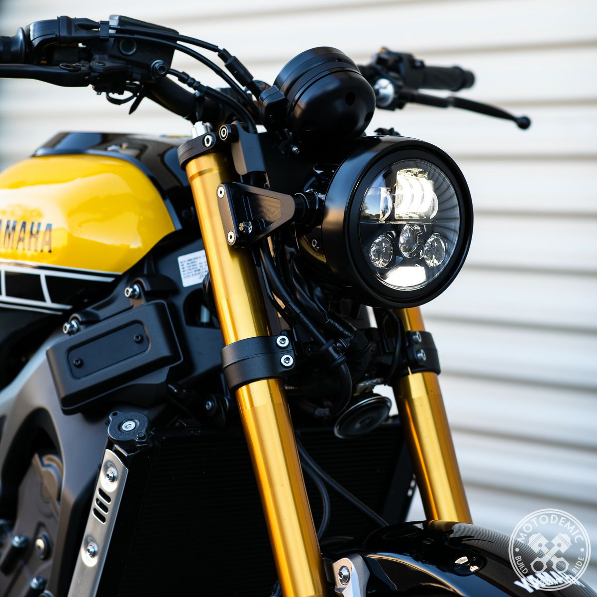 XJR1300 BOLT XVS XV1700 XV1900等 YAMAHA 6インチヘッドライト装着車