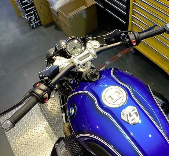 BMW RnineT R12/R12nineT ハンドルバーフラット 14- ブラック DKdesign