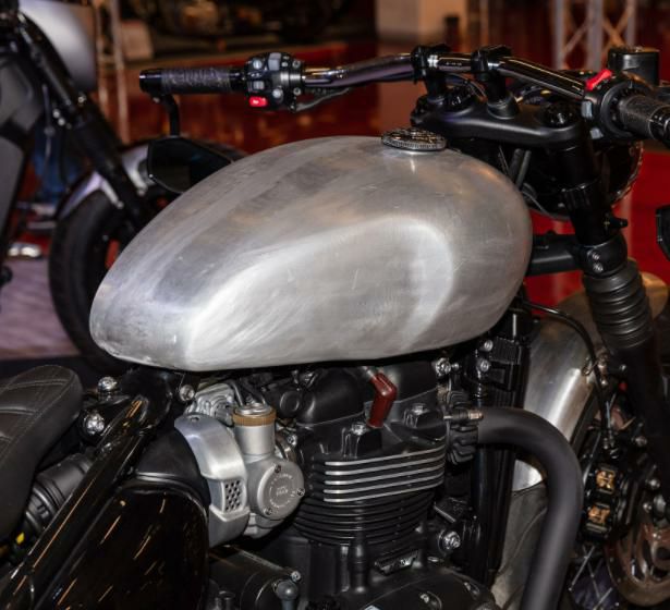 トライアンフ タンク ボバー Bobber ビッグフューエルタンク Petrol Tank Wunderkind