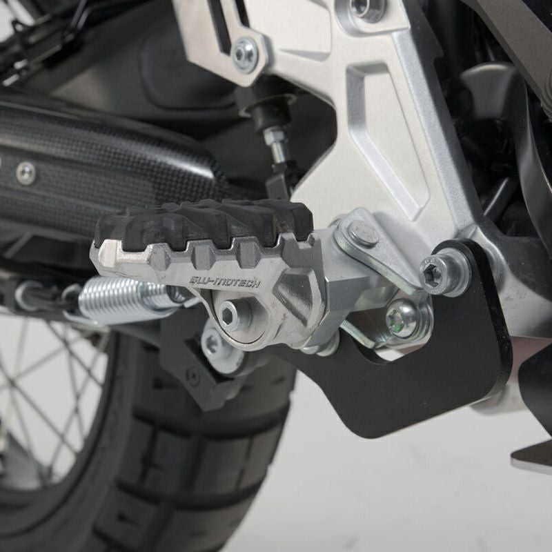 ヤマハ テネレ700 (20-24) EVO フットレストキット SWモテック_1