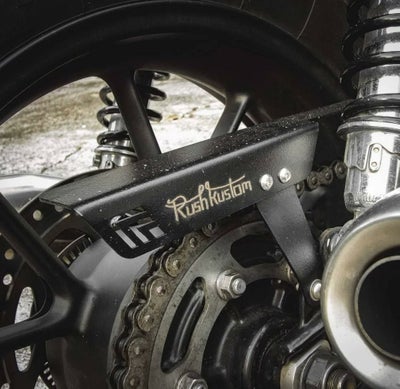 ラッシュカスタム（Rush Kustom） 水冷 ボンネビル チェーンガード Omega Racer_1