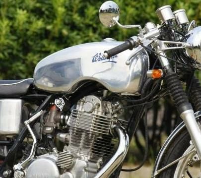 SR400　カフェ　レーサー　絶好調　1JR　1992年式　距離不明　アルミタンク　キャブ ヤマハ SR400 アルミタンク カフェレーサー｜ビジョギマンケーブ
