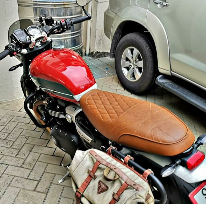 エリート本革シート スポーツエディション ボンネビルT120 .T100 エリート（Elite）本革シート スポーツエディション ボンネビル Omega