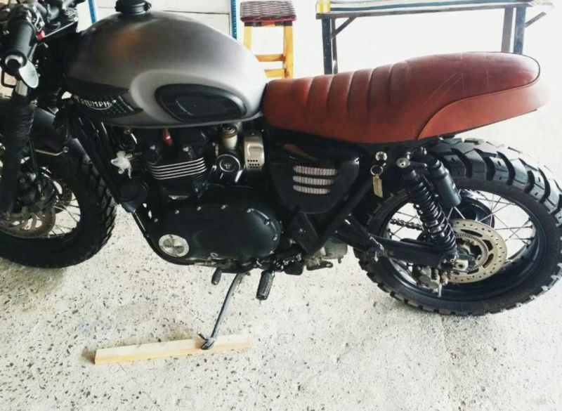 エリート本革シート スポーツエディション ボンネビルT120 .T100 エリート（Elite）本革シート スポーツエディション ボンネビル Omega