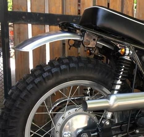 W400、W650、W800 ビンテージ スクランブラー アルミ リアフェンダー