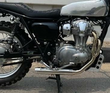 W800チョイカスタムお買い得商品になります！車検対応マフラー付き W800用 カフェスタイルマフラー ブラック | Moto Ace design モト