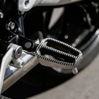 Motone フットペグ ステップ ライダー用  トライアンフ 水冷ツイン ボンネビル等 ポリッシュ_1