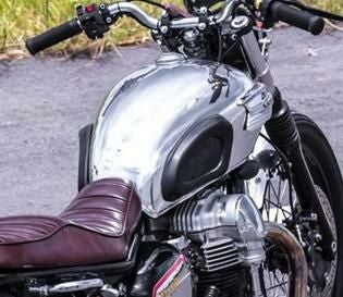 カワサキ　W650 旧車風カスタム　キャストホイール　アルミタンク　集合管 カワサキ W650 旧車風カスタム キャストホイール アルミタンク 集合管