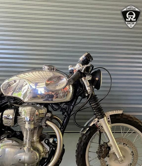カワサキ　W650 旧車風カスタム　キャストホイール　アルミタンク　集合管 KAWASAKI W650】キャストホイール化しました。 - YouTube