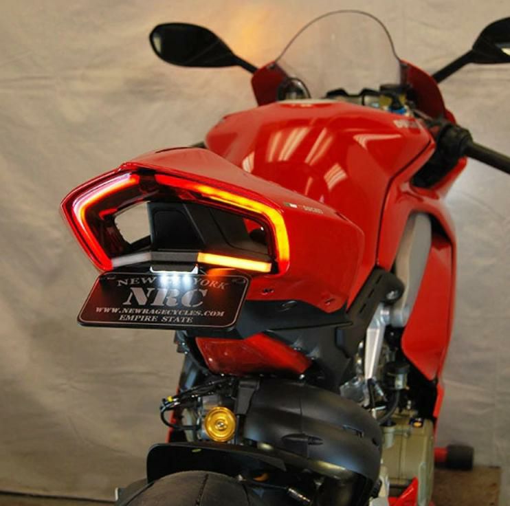 DUCATI ストリートファイター V4/V2 20-24 フェンダーレスキット