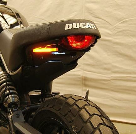 DUCATI スクランブラーSixty2 16-19 スリップオンマフラー 