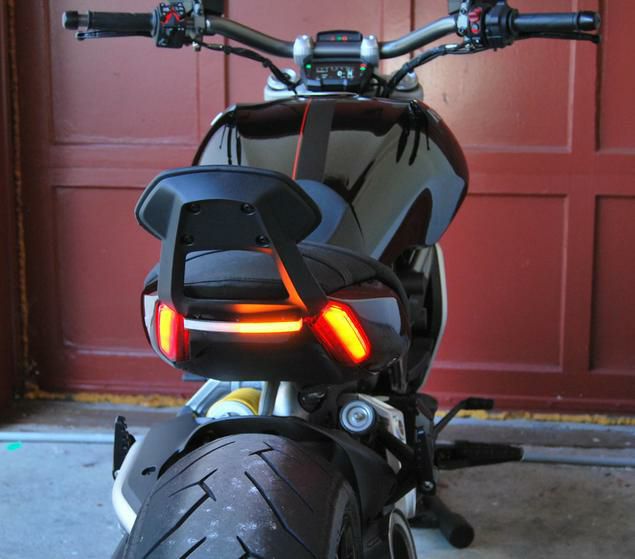 ドゥカティ XDiavel LEDリアウインカー バックレスト対応 New Rage