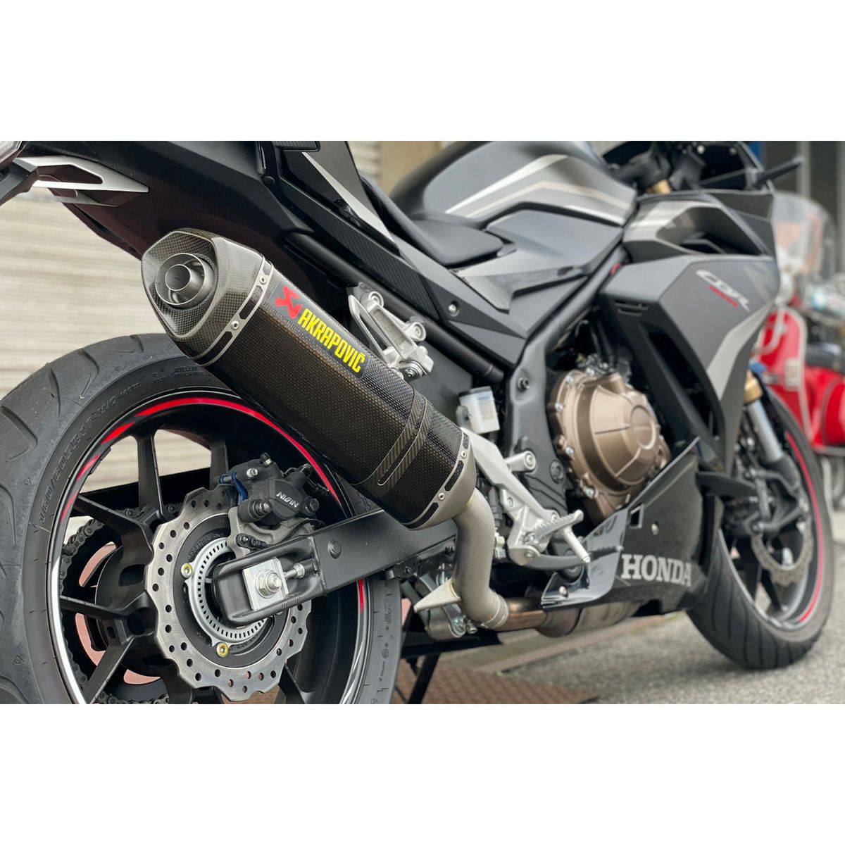 ホンダ CBR400R スリップオンマフラー(JMCA) アクラポビッチ | バイク