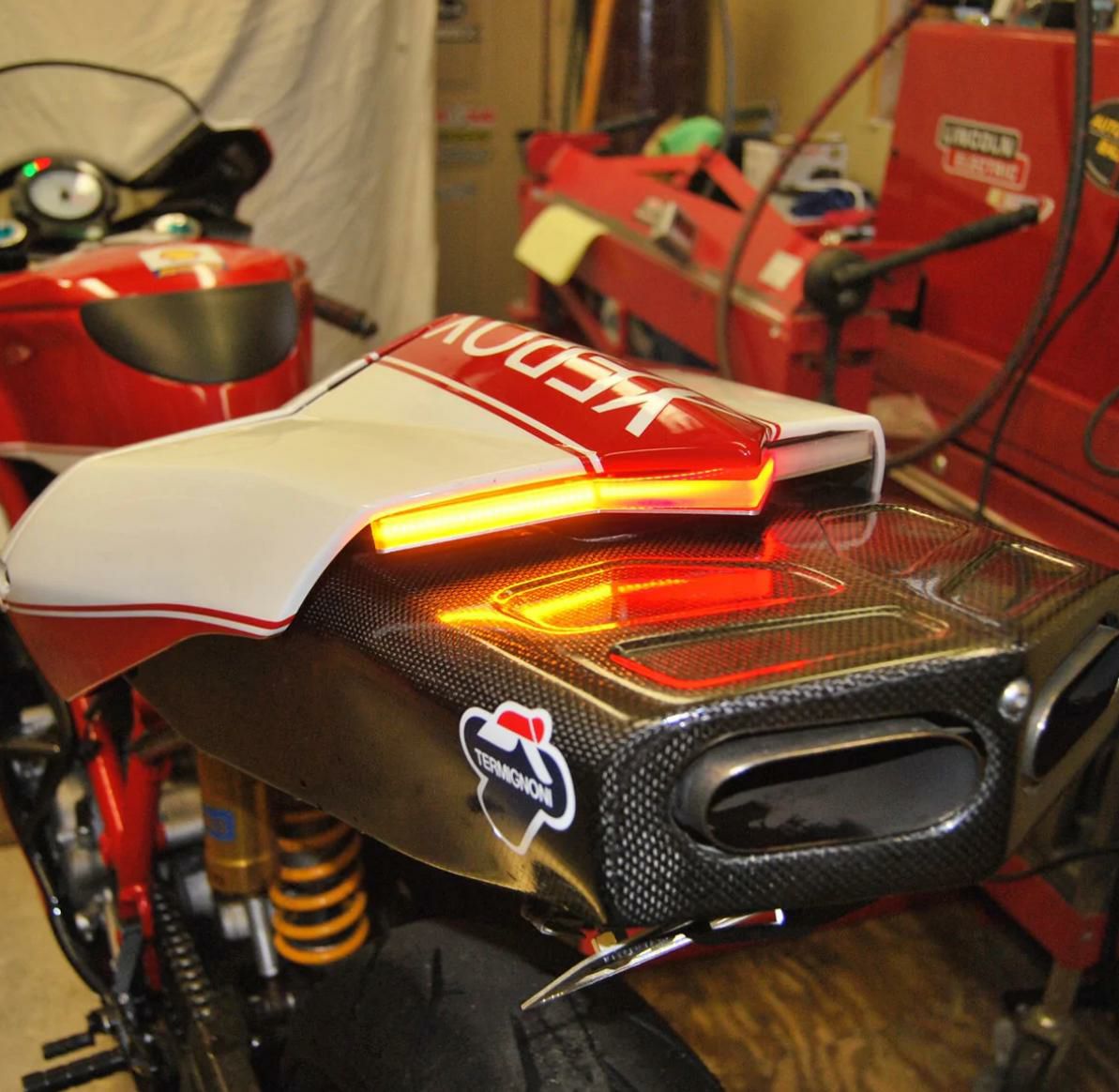 ドゥカティ　749R カーボンリヤフェンダー ドゥカティ 749 フェンダーレスキット New Rage Cycles | バイク