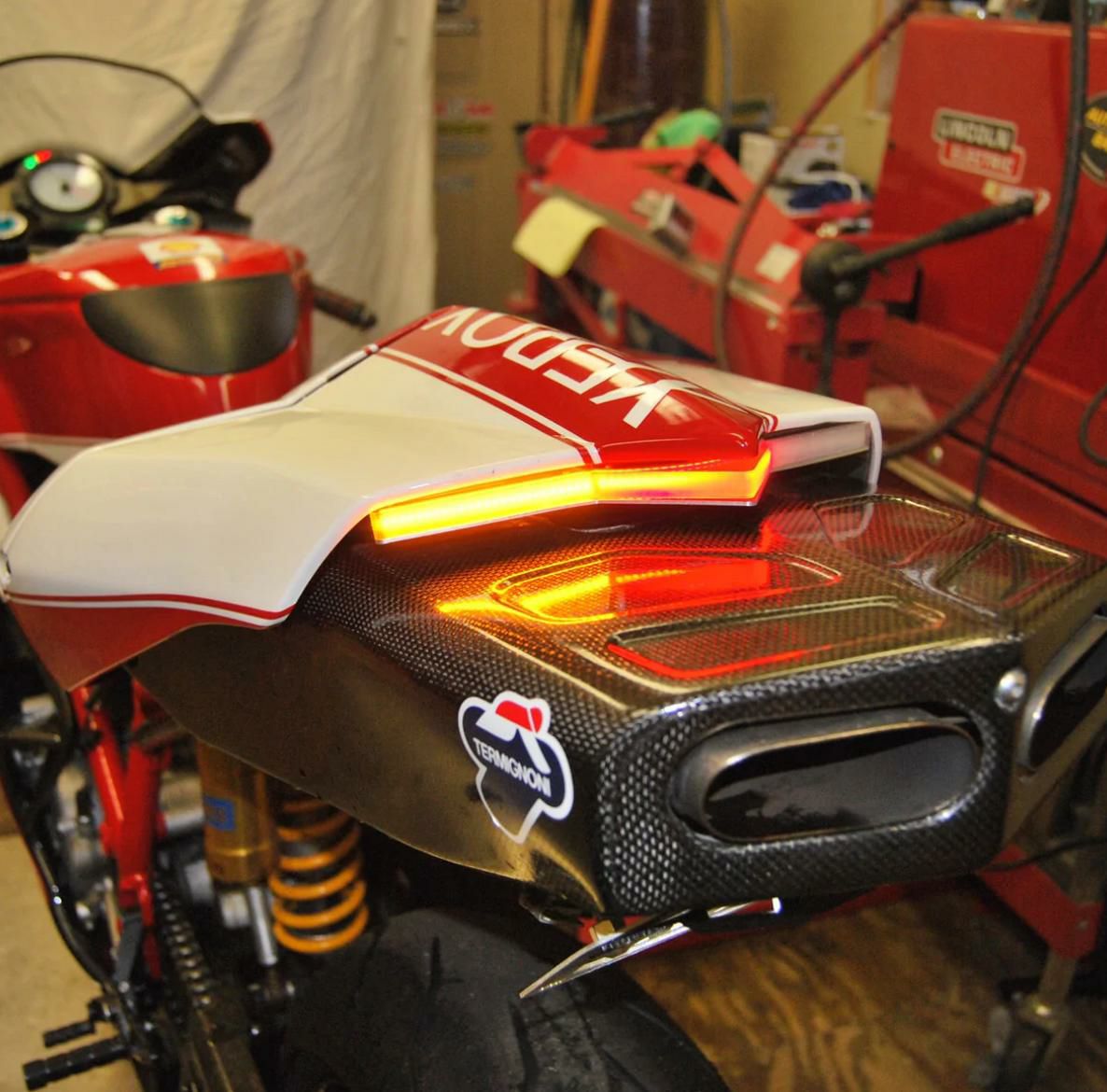 ドゥカティ 999 フェンダーレスキット New Rage Cycles | バイク