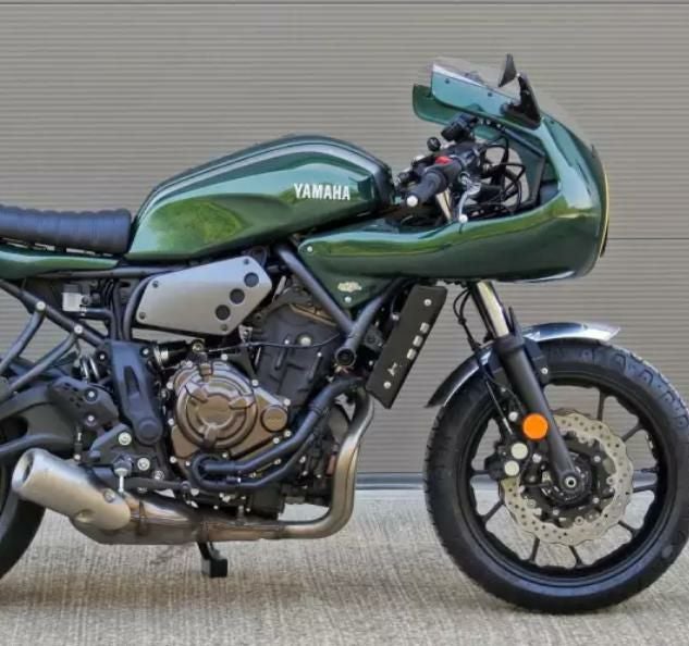Yamaha xsr700 ビキニ カウル xsr700 カスタム FRP屋さんのパテマミレ