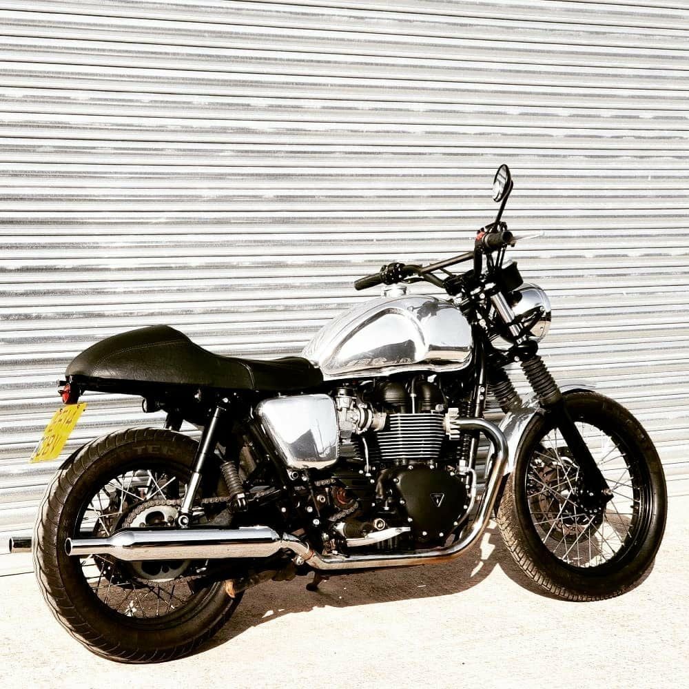 Motone ダイアモンドバック カフェレーサーシート Triumph | バイク