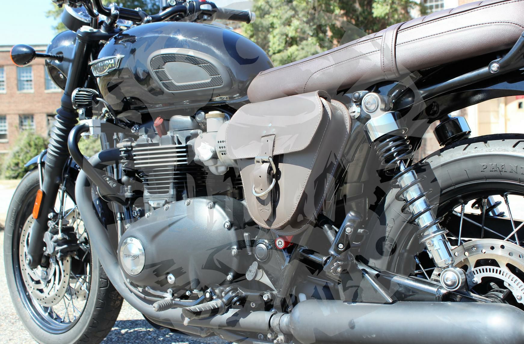 トライアンフ ボンネビルT100/T120 サイドカバーバック 本革 BAD&G