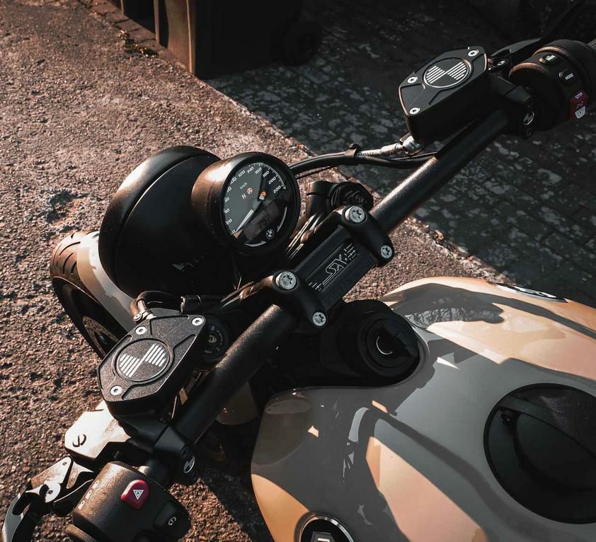 BMW RnineT ブレーキ、クラッチリザーバータンク キャップ ブラック