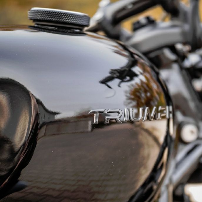 ◎トライアンフ 純正 タンクエンブレム セット （左右セット メタル クローム ボンネビル スラクストン スクランブラー タンク バッジ