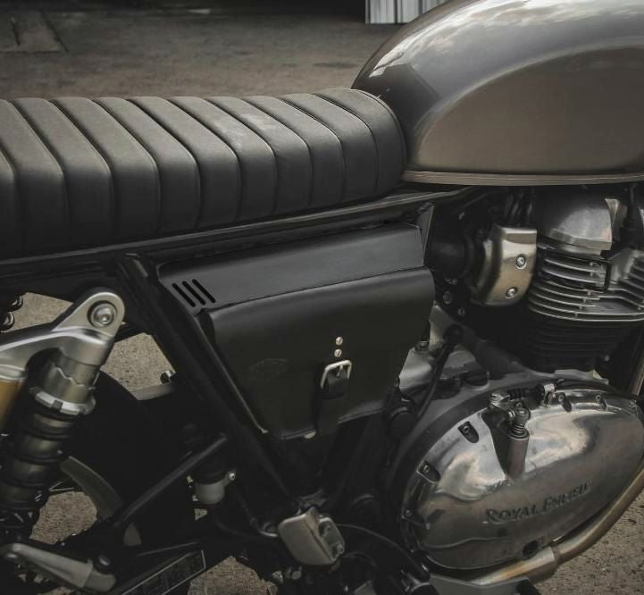 コンチネンタルGT/インターセプター 650 ブラックサイドカバー バッグ付き ブラック Rush Kustom オメガ_1