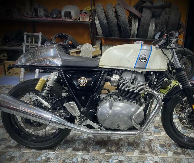 コンチネンタルGT 650 アルミ シートカウル ポリッシュ ロイヤルエン
