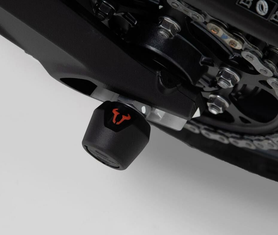 SW-MOTECH ストリートトリプル トライデント660 デイトナ リアアクスル