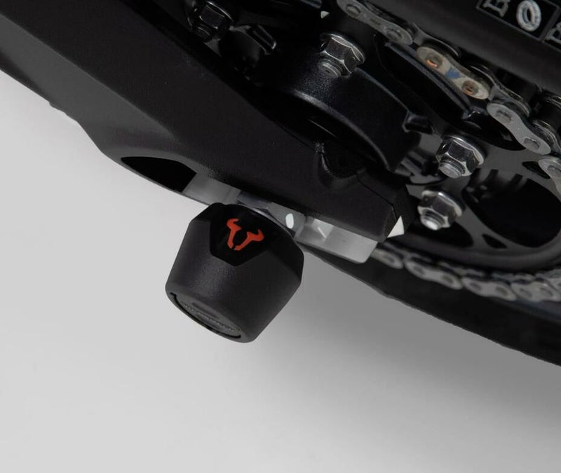 SW-MOTECH　ストリートトリプル トライデント660 デイトナ リアアクスルスライダー_1