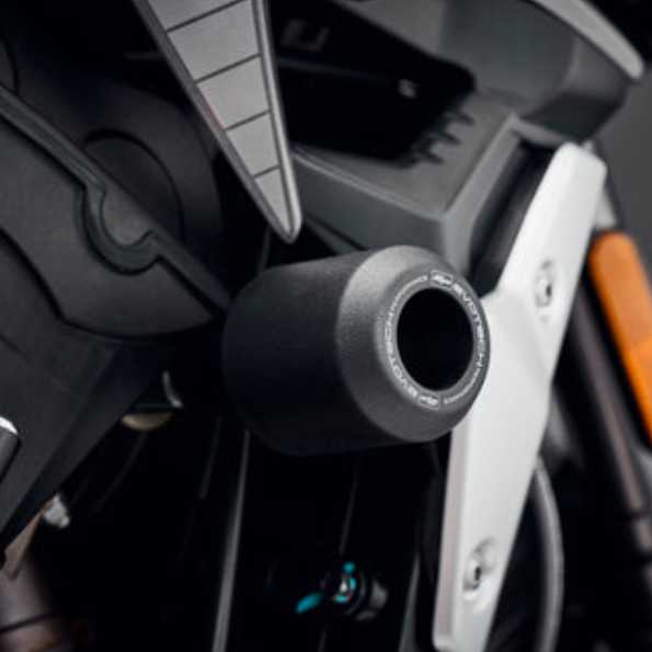 Triumph ストリートトリプル フレームスライダー(クラッシュプロテクション) Evotech Performance_1