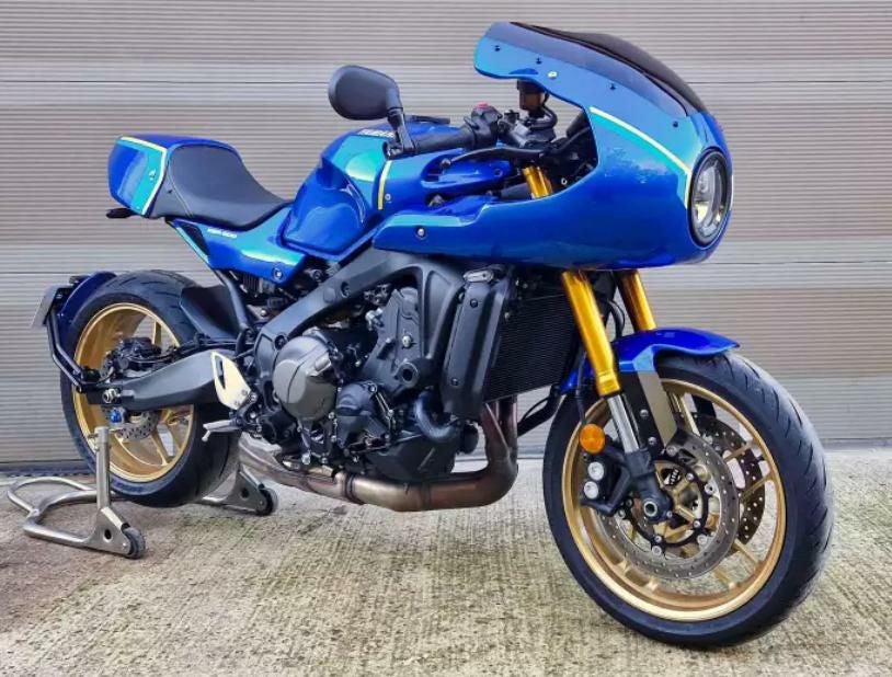 ヤマハ XSR900 2022- ロケットカウル ブラック S2コンセプト | バイク