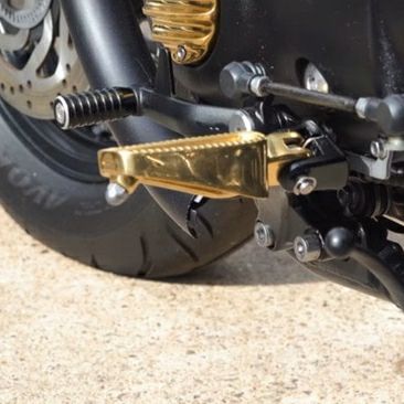 Motone トライアンフ ボンネビル ボバー サンプガード スキッド