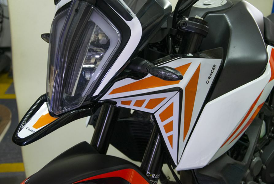 KTM 390アドベンチャー フロントサイドカウル ホワイト C-RACER