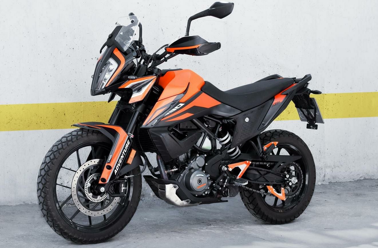 KTM390アドベンチャーフロントサイドカウル？ KTM 390アドベンチャー フロントサイドカウル ブラック C-RACER