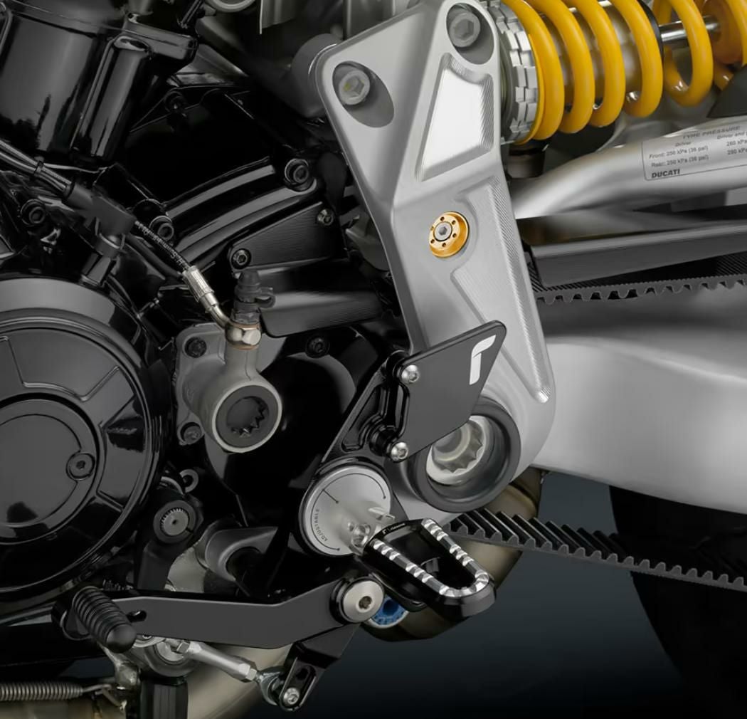 DUCATI Xディアベル フロントスプロケットカバー リゾマ | バイク
