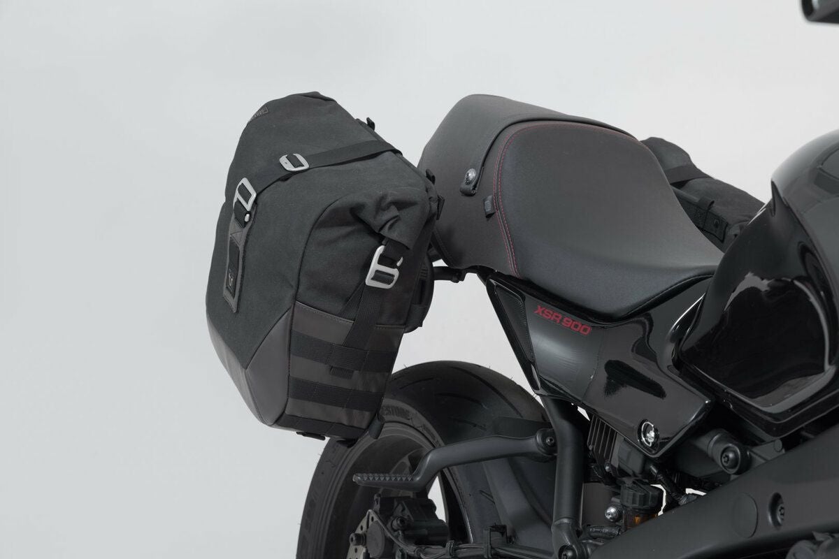 ヤマハ XSR900 2022- サイドバッグ ステー付 レジェンドギア ブラック