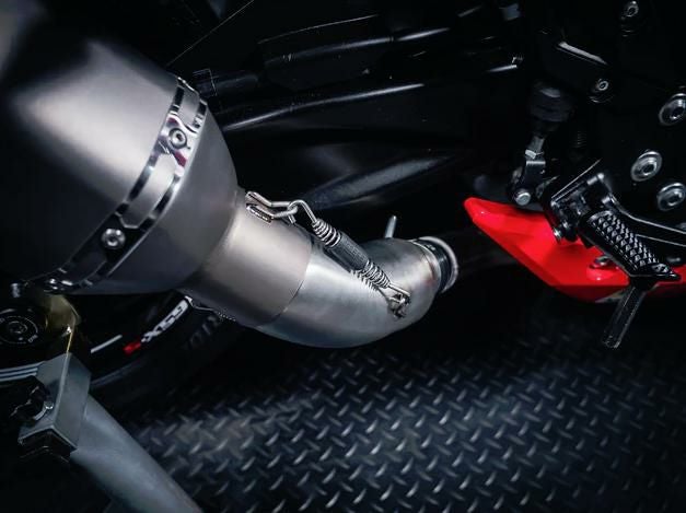 スズキ GSX-S750 2017-21 スリップオンマフラー チタン 