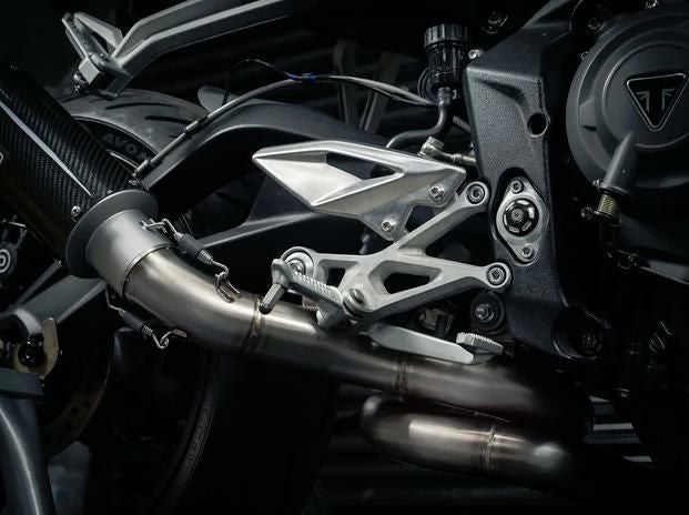 トライアンフ ストリートトリプル 765S/R/RS2017~22 スリップオン トライアンフ ストリートトリプル 765S/R/RS2017~22 スリップオン