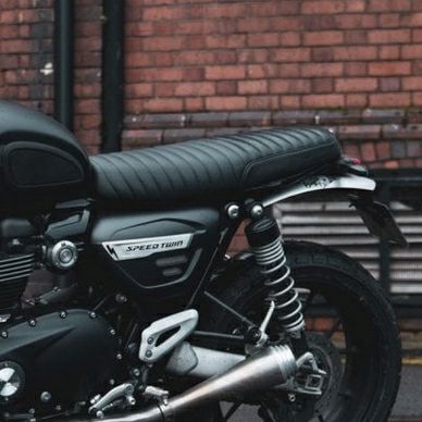 TRIUMPH スピードツイン1200 純正シート　【新車外しです】 トライアンフ（TRIUMPH） スピードツイン1200 | Speed Twin 1200の型式