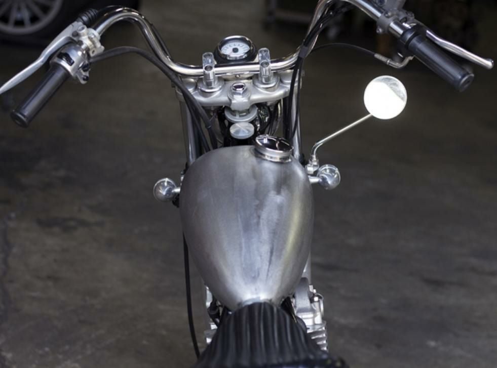 【中古】SR400 SR500 社外 マスタングタンク　ダークパープル ヤマハ SR400/500 マスタングタンクキット ローマウント モーター