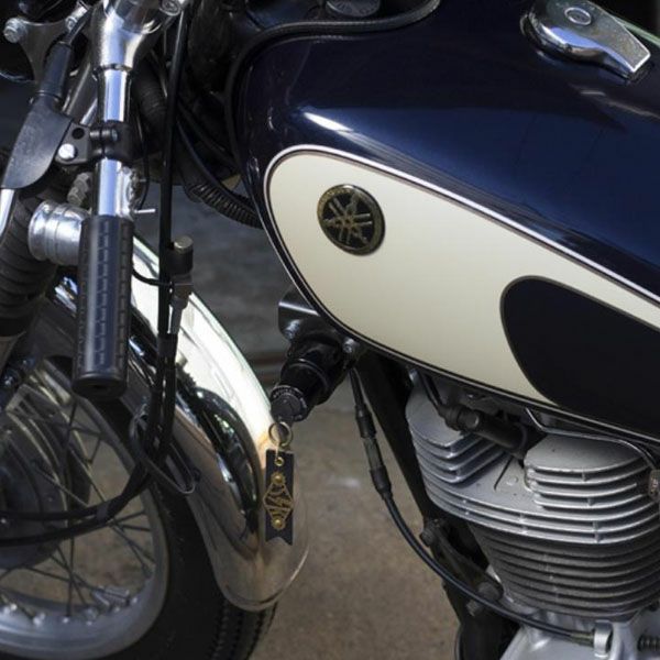 ヤマハ SR400/500 ドリルドスプロケットカバー モーターロック
