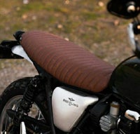 Motone(モートーン) The Viper Skinny Ribbed・シート・スピードツイン900/ストリートツイン/カップ/スクランブラー・ボンネビルT100/T120・水冷・ライトブラウン_1