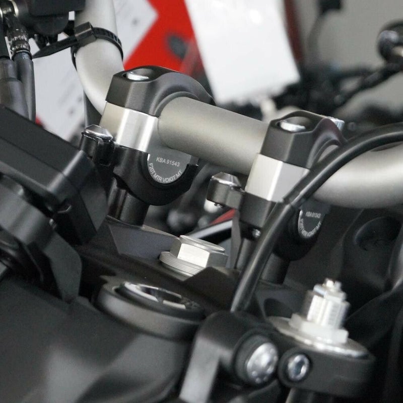 ヤマハ XSR900 2015-2022- ハンドル ライザー ブラック 20mmUP VOIGT 