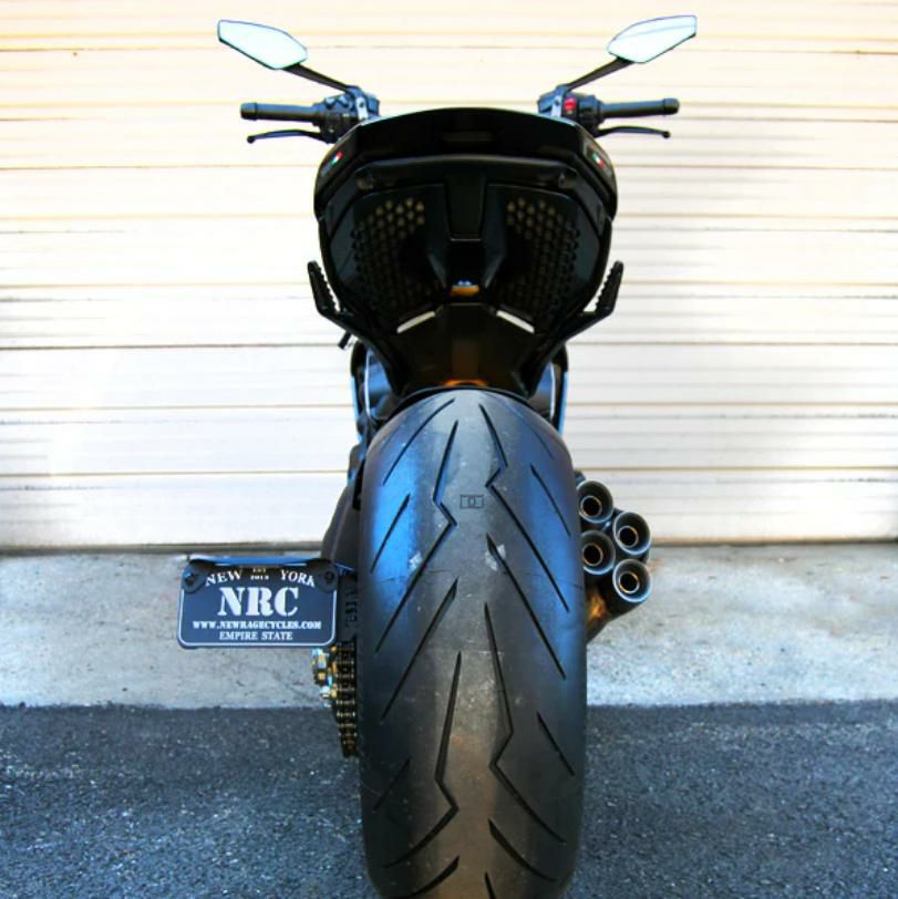 Ducati Diavel(ディアベル) | フェンダー&ナンバーマウント|バイク